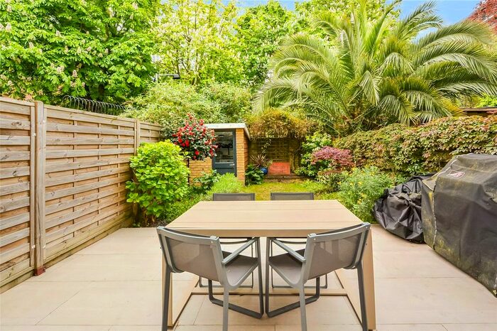 2 Bedroom Terraced House To Rent In Newman House, St. Georges Road, SE1