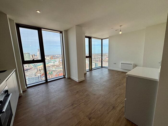 2 Bedroom Apartment To Rent In South Central, Essex Street, B5