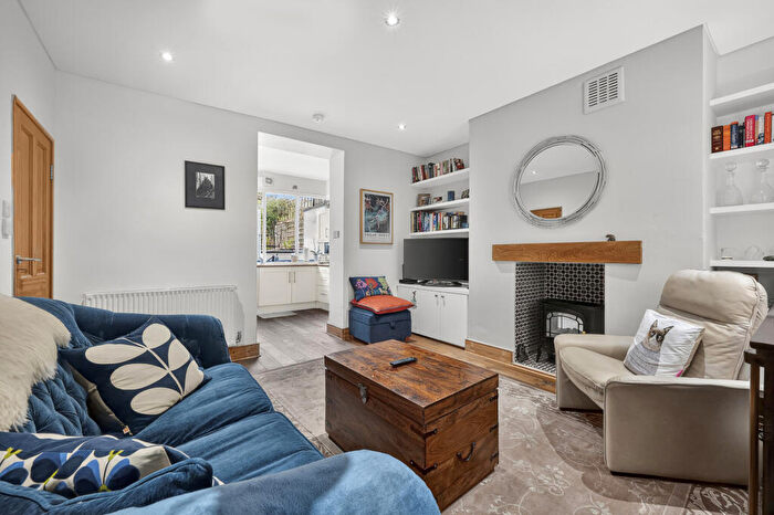 1 Bedroom Apartment For Sale In East Dulwich Road, London, SE22