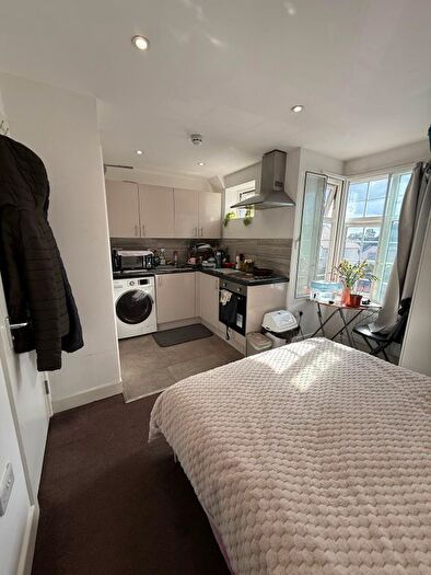 Studio To Rent In Spring Grove Crescent, Hounslow, TW3