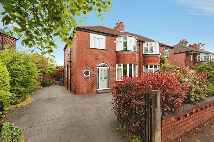 3 Bedroom Semi-detached House For Sale In Mauldeth Road, Heaton Mersey, Stockport, SK4