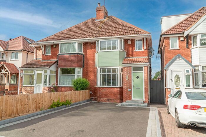 2 Bedroom Semi-Detached House For Sale In Barn Lane, Solihull, B92