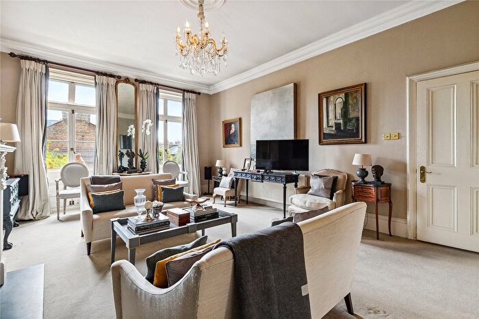 2 Bedroom Flat For Sale In Nightingale Lane, London, SW12