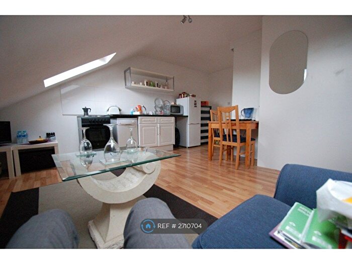 1 Bedroom Flat To Rent In Bertram Road, London, NW4