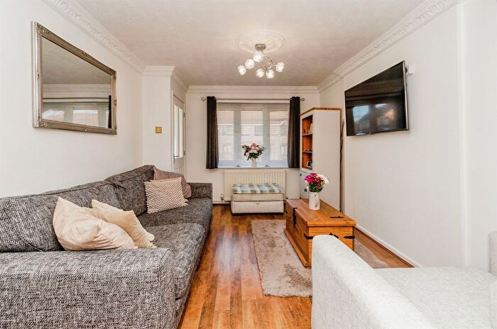 2 Bedroom Semi-Detached House For Sale In Coalmeadow Close, Walsall, WS3