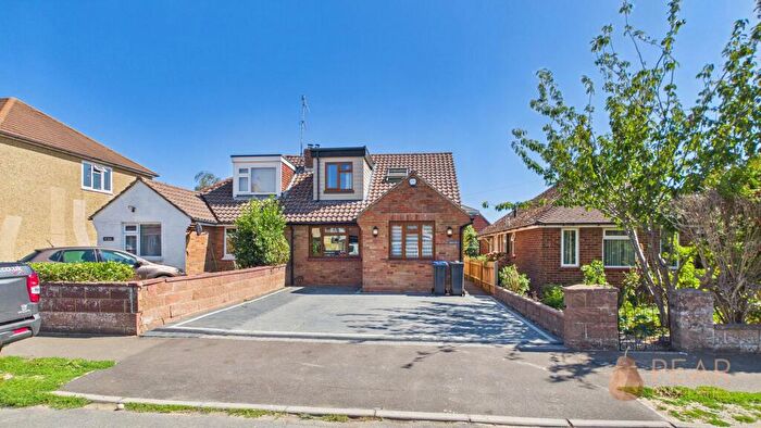 4 Bedroom Chalet For Sale In Orchard Avenue, Lancing, BN15