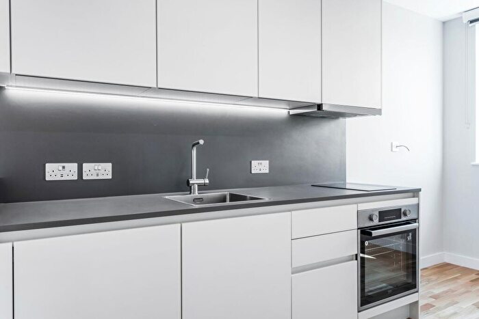 Flat To Rent In Flat, Premier House Canning Road, HA3