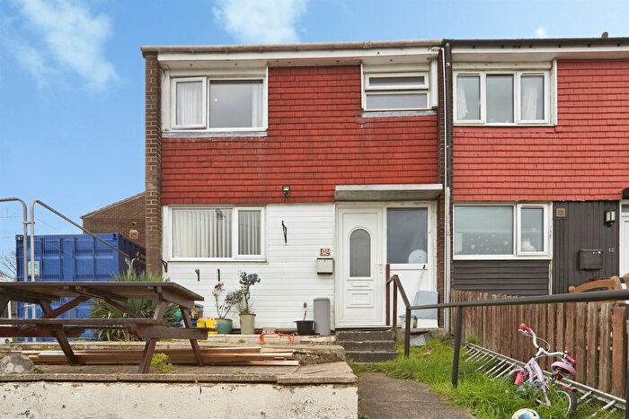 3 Bedroom End Of Terrace House For Sale In West Royd, Wilsden, Bradford, BD15