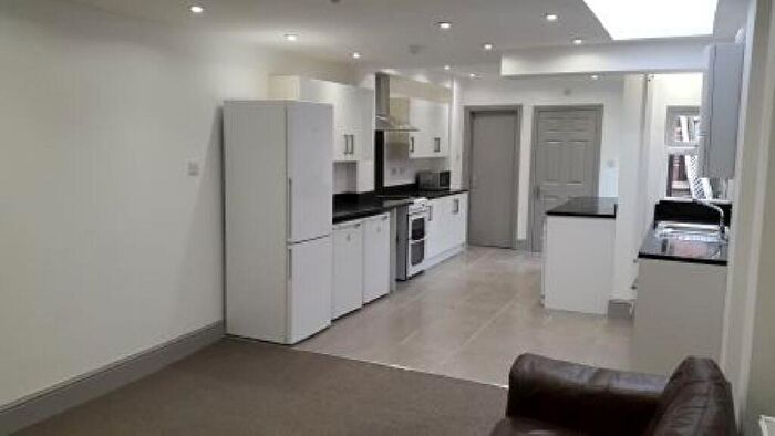 6 Bedroom House To Rent In Arley Road, Selly Oak, Birmingham, West Midlands, B29