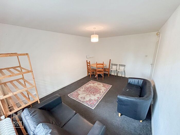 3 Bedroom Flat To Rent In Anne Goodman House, Jubilee Street, Tower Hamlets, E1