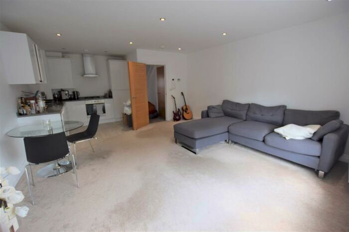 2 Bedroom Apartment To Rent In Burton Road, Manchester, M20