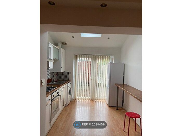 2 Bedroom Semi Detached House To Rent In Holdenhurst Road, Bristol, BS15