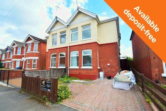 3 Bedroom Semi-Detached House To Rent In No Deposit Option, Bitterne Park, Southampton, SO18