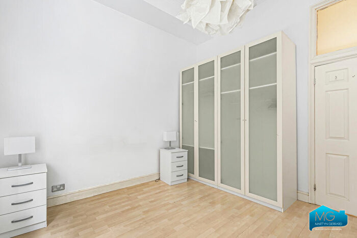 2 Bedroom Apartment To Rent In Woodside Park Road, North Finchley, London, N12
