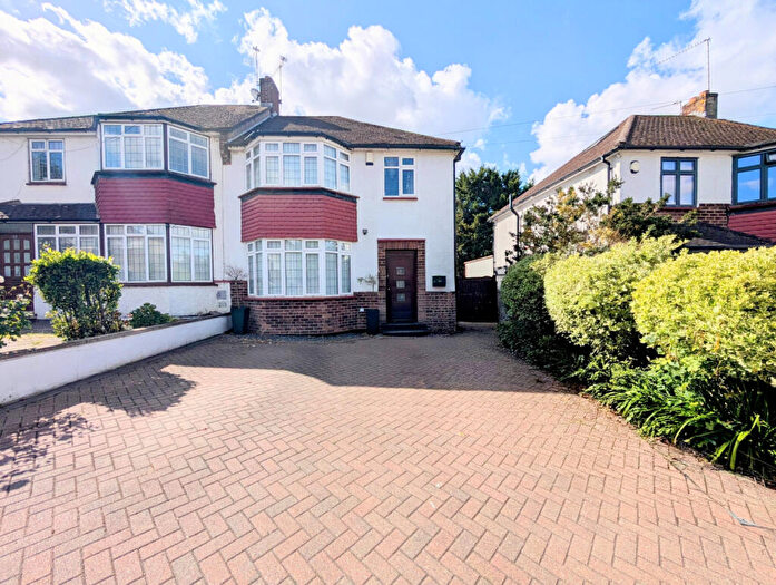 3 Bedroom Semi-Detached House To Rent In Linthorpe Road, Cockfosters, EN4