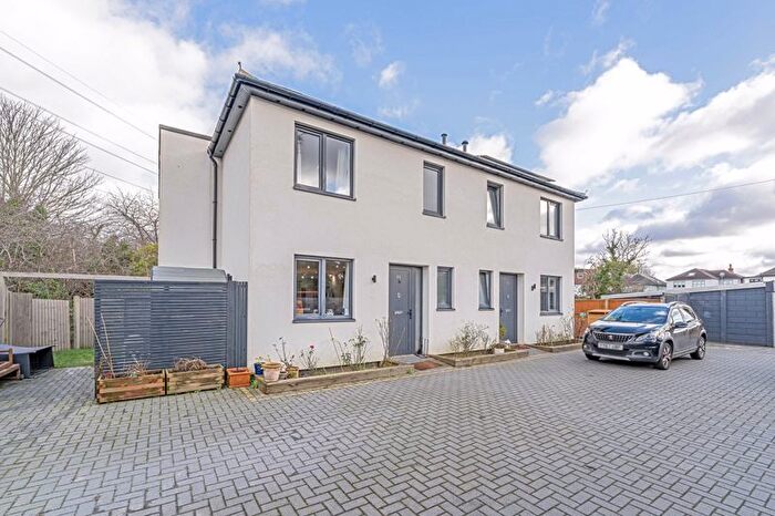 3 Bedroom Property To Rent In Stroudes Close, Worcester Park, KT4