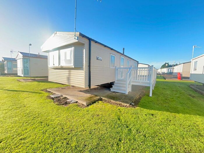 2 Bedroom Park Home For Sale In Beach Road, St. Osyth, Clacton-On-Sea, CO16
