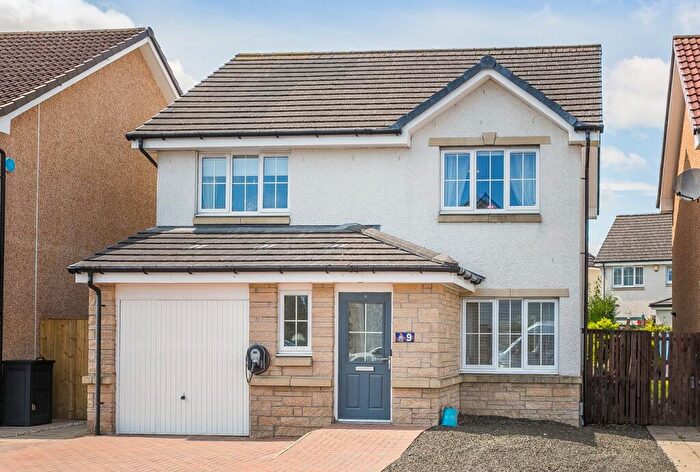 3 Bedroom Detached House For Sale In Netherton Road, Cowdenbeath, KY4