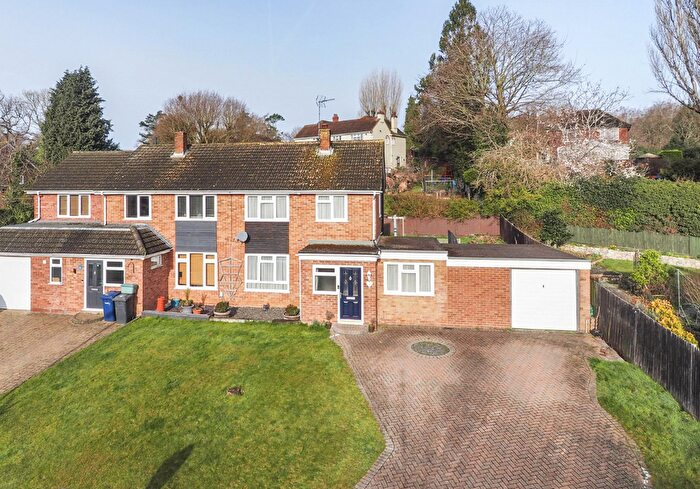 3 Bedroom Property To Rent In Elm Crescent, Farnham, GU9