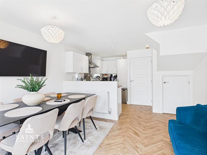 4 Bedroom Semi-Detached House For Sale In Grimsthorpe Avenue, Barton Seagrave, Kettering, NN15