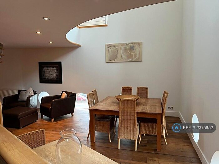 3 Bedroom Flat To Rent In Morrison Street, Glasgow, G5