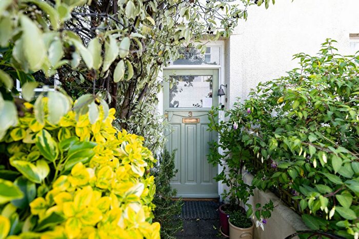 4 Bedroom Terraced House For Sale In Henrietta Road, Exmout, EX8