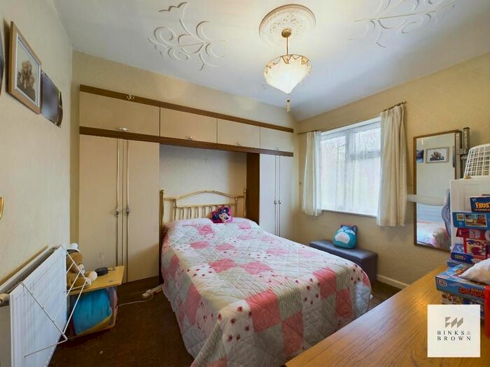 2 Bedroom Terraced House For Sale In Dagenham Avenue, Dagenham, Essex, RM9