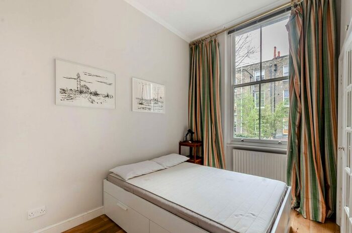 2 Bedroom Flat To Rent In Finborough Road, Chelsea, London, SW10