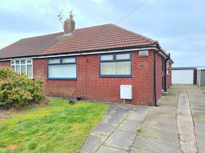 2 Bedroom Bungalow To Rent In Surrey Ave, Shaw OL2