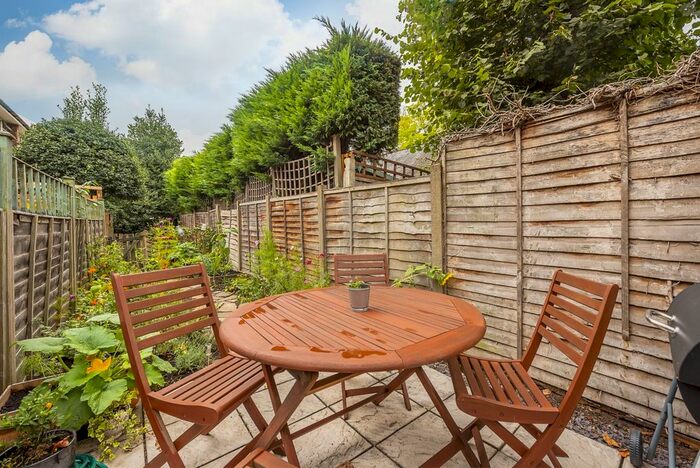 2 Bedroom Flat To Rent In Belvedere Close, Teddington, TW11