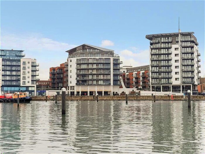 2 Bedroom Flat To Rent In Ocean Village, Southampton, SO14