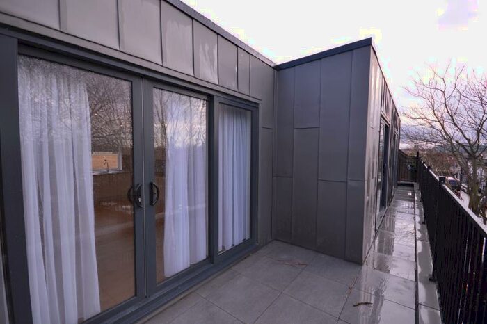 3 Bedroom Apartment To Rent In Balaam Street, Plaistow, London, E13