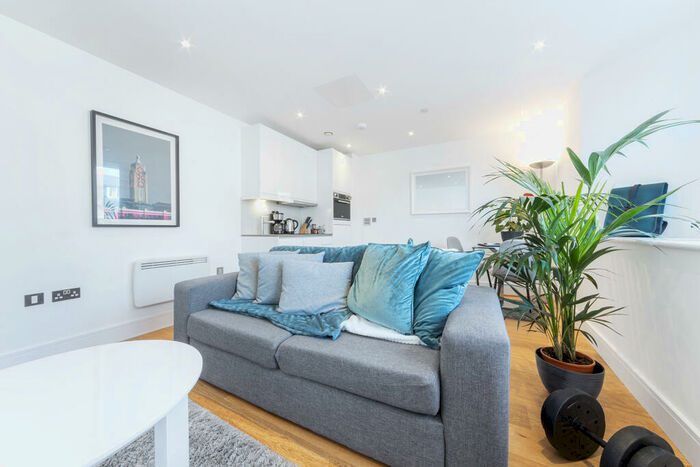 1 Bedroom Apartment To Rent In Skyline, - High Street, Slough, SL1