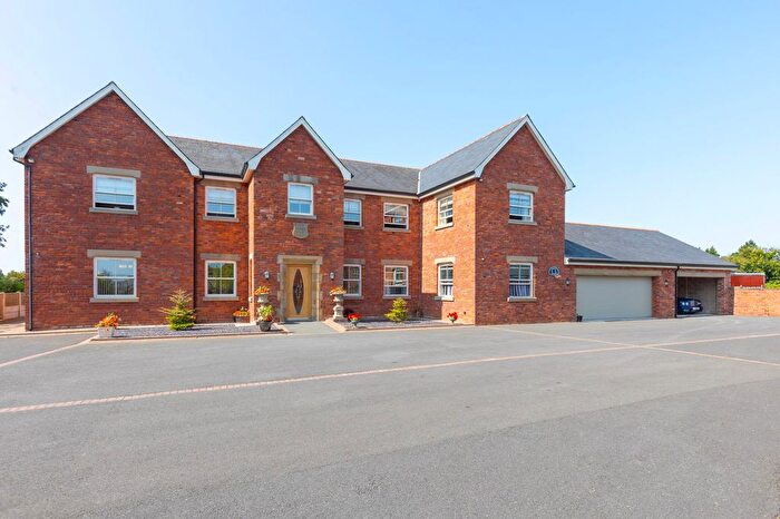 5 Bedroom Detached House For Sale In Tudor Avenue, Lea, PR4