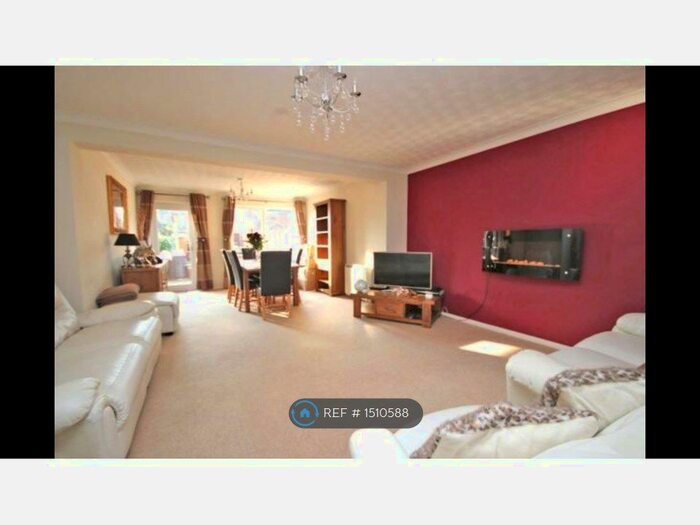 3 Bedroom End Of Terrace House To Rent In Dickeymoors, Chelmsford, CM3