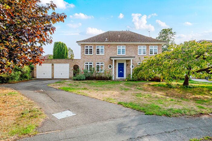 4 Bedroom Detached House For Sale In Hollycombe, Englefield Green, TW20