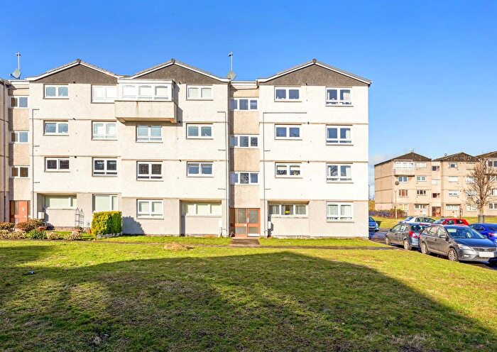 2 Bedroom Flat For Sale In Saughton Mains Park, Edinburgh, EH11