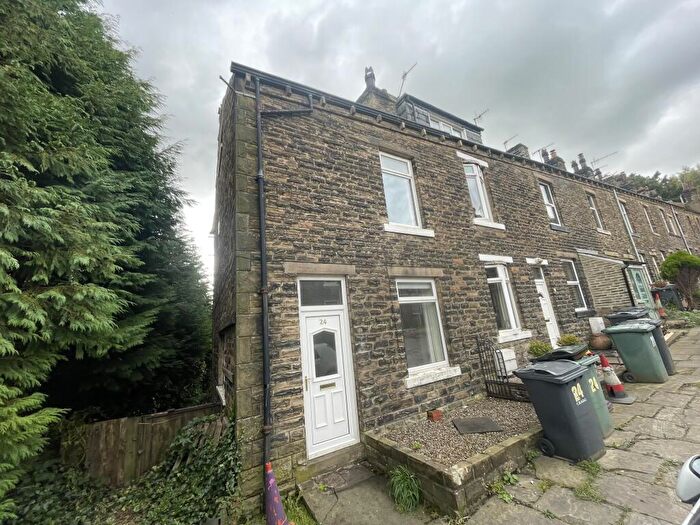 2 Bedroom End Of Terrace House To Rent In Harold Street, Bingley, BD16