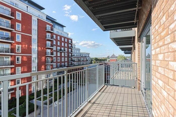 2 Bedroom Apartment For Sale In Fairbank House, Beaufort Square, London, NW9