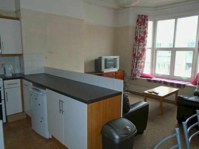 4 Bedroom Flat To Rent In A Bristol Road, B29