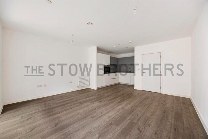 2 Bedroom Apartment To Rent In Malt Court, Walthamstow, E17