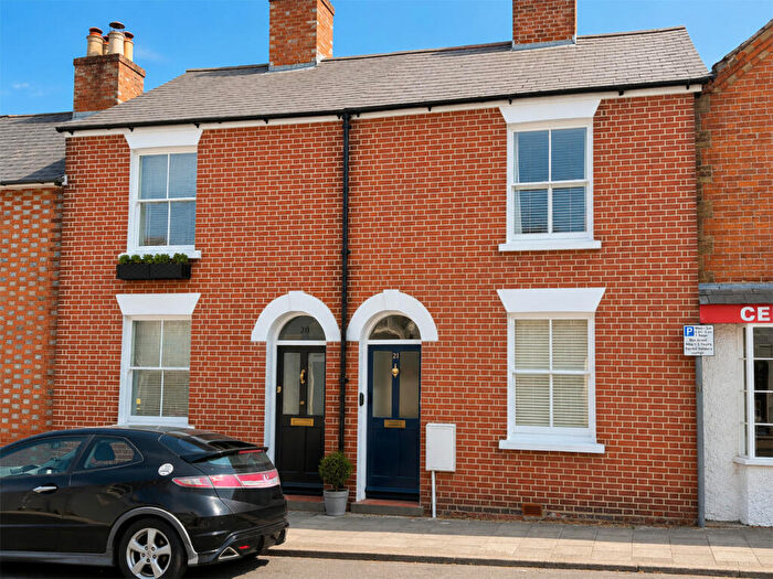2 Bedroom Terraced House For Sale In Station Street, Lymington, Hampshire, SO41
