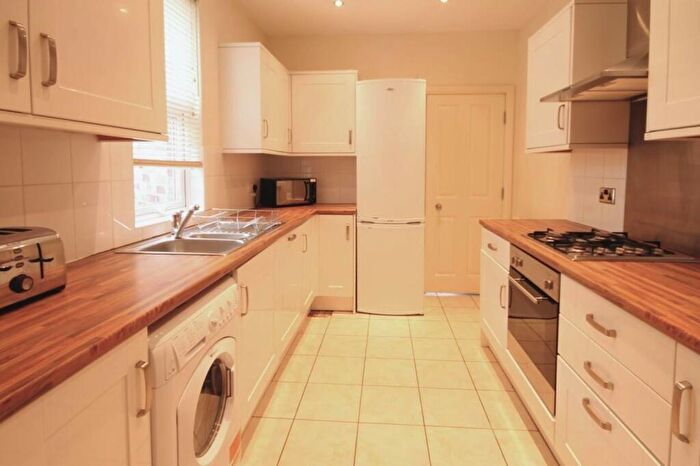 6 Bedroom Maisonette To Rent In Myrtle Grove, Jesmond, NE2