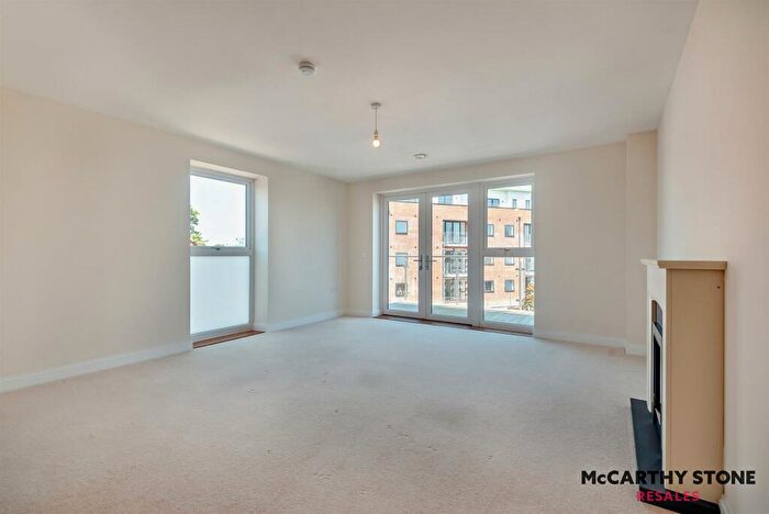 2 Bedroom Apartment For Sale In Viewpoint, Harbour Road, Gosport, PO12