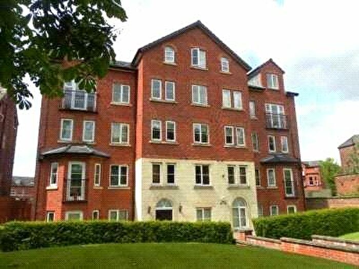 2 Bedroom Apartment To Rent In Wellington House, - Wilmslow Road, Withington, Manchester, M20