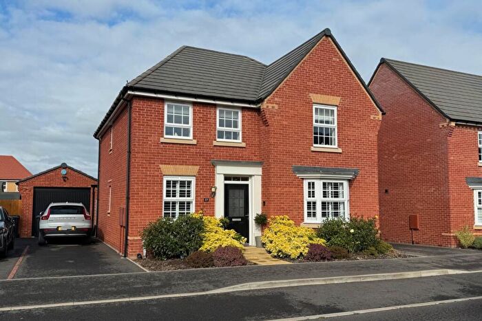 4 Bedroom Detached House For Sale In Spruce Meadow, Stotfold, Hitchin, SG5