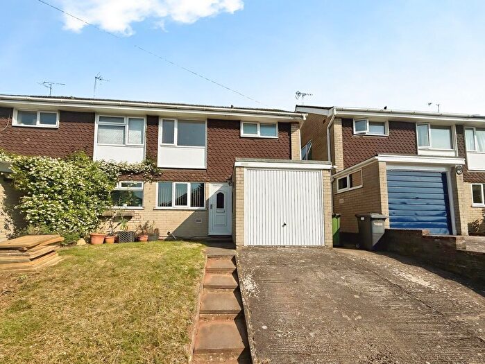3 Bedroom Semi-Detached House For Sale In Ferndale Crescent, Kidderminster, DY11
