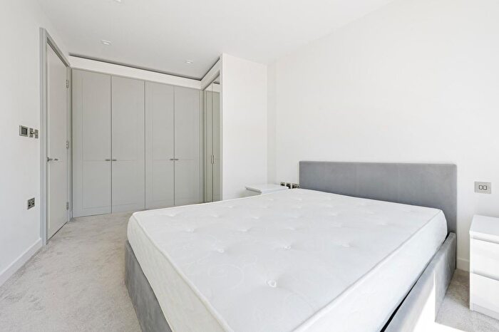 2 Bedroom Flat To Rent In Westmark Tower, West End Gate, London, W2