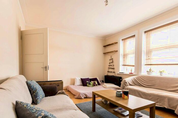 2 Bedroom Flat To Rent In Bond Street, London, W5