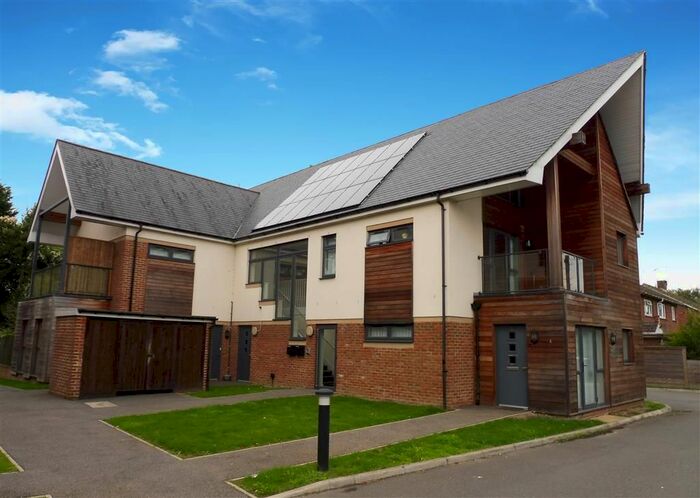 2 Bedroom Flat To Rent In Faversham Road, Kennington, Ashford, TN24